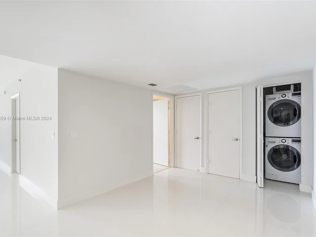 495 Brickell Ave, Miami FL 33131