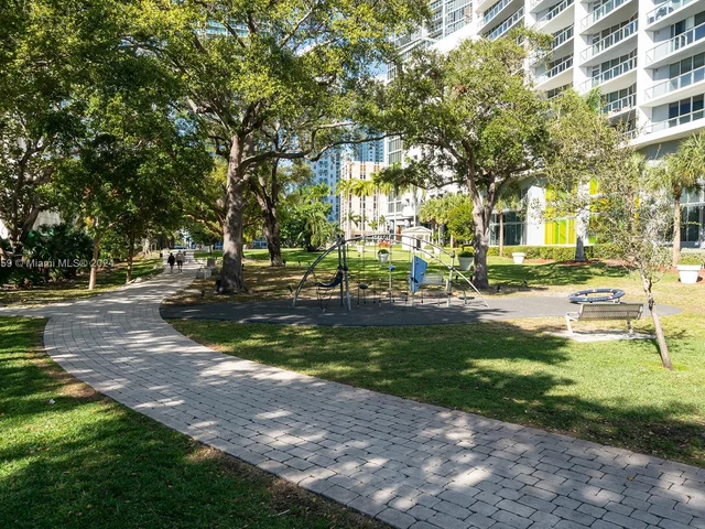 495 Brickell Ave, Miami FL 33131