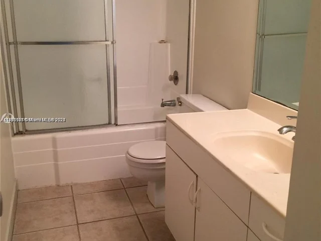 2314 Johnson St # 17C, Hollywood FL 33020