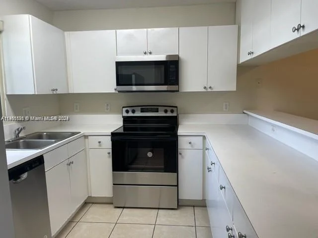 2314 Johnson St # 17C, Hollywood FL 33020