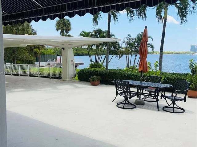 500 Bayview Dr # 1031, Sunny Isles Beach FL 33160