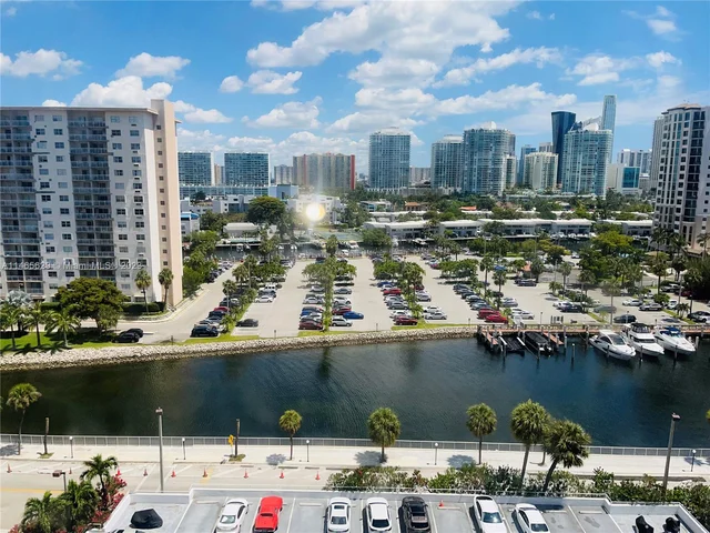 500 Bayview Dr # 1031, Sunny Isles Beach FL 33160