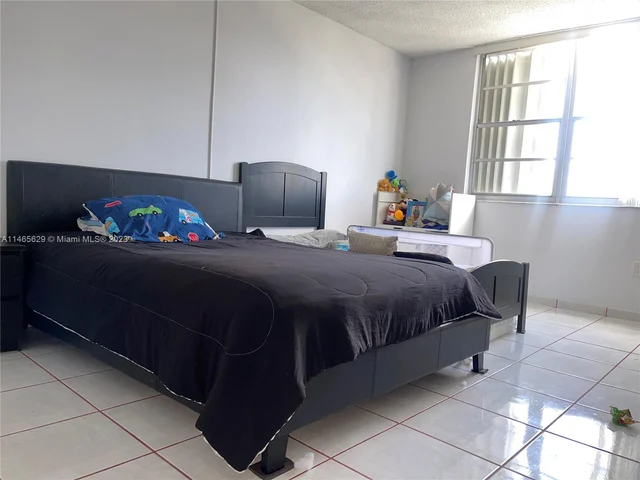 500 Bayview Dr # 1031, Sunny Isles Beach FL 33160