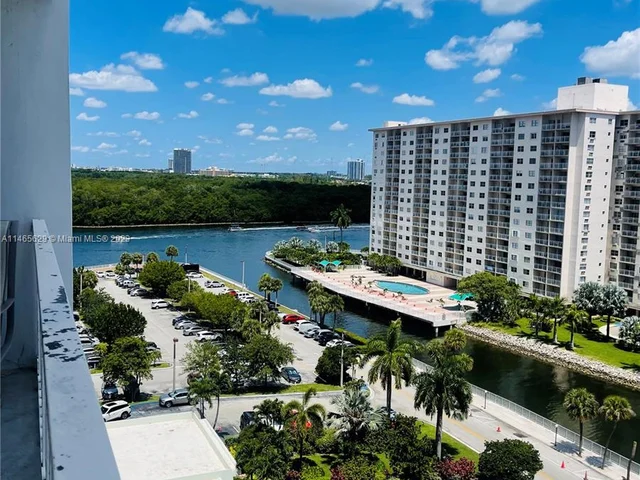 500 Bayview Dr # 1031, Sunny Isles Beach FL 33160
