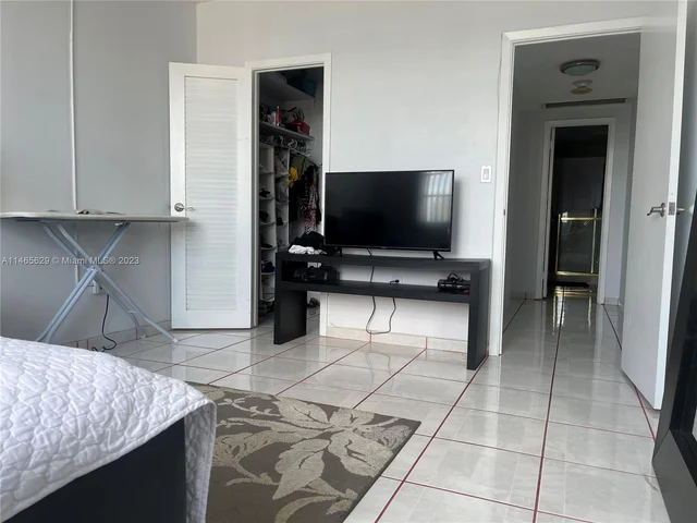 500 Bayview Dr # 1031, Sunny Isles Beach FL 33160