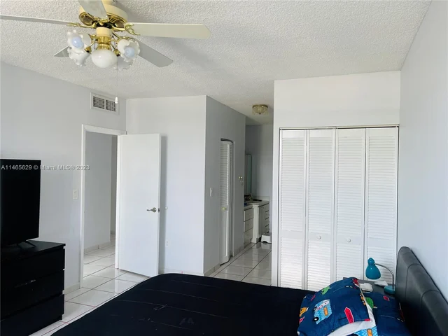 500 Bayview Dr # 1031, Sunny Isles Beach FL 33160