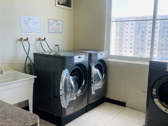 500 Bayview Dr # 1031, Sunny Isles Beach FL 33160