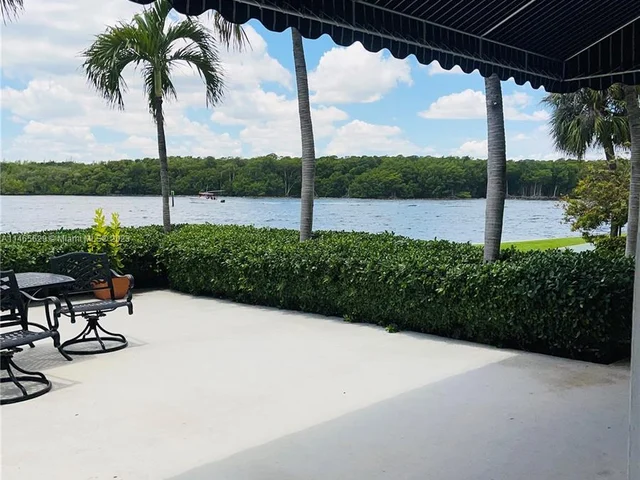 500 Bayview Dr # 1031, Sunny Isles Beach FL 33160