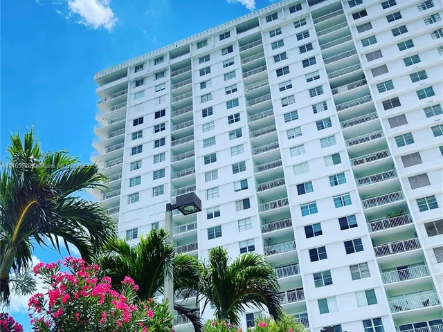 500 Bayview Dr # 1031, Sunny Isles Beach FL 33160