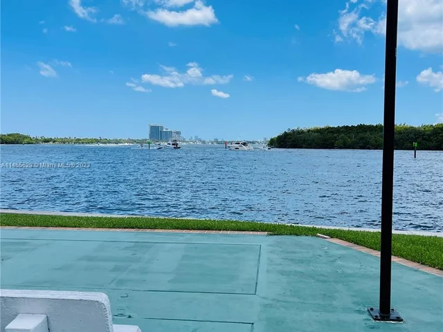 500 Bayview Dr # 1031, Sunny Isles Beach FL 33160