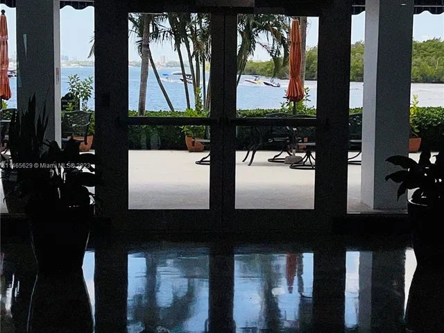 500 Bayview Dr # 1031, Sunny Isles Beach FL 33160