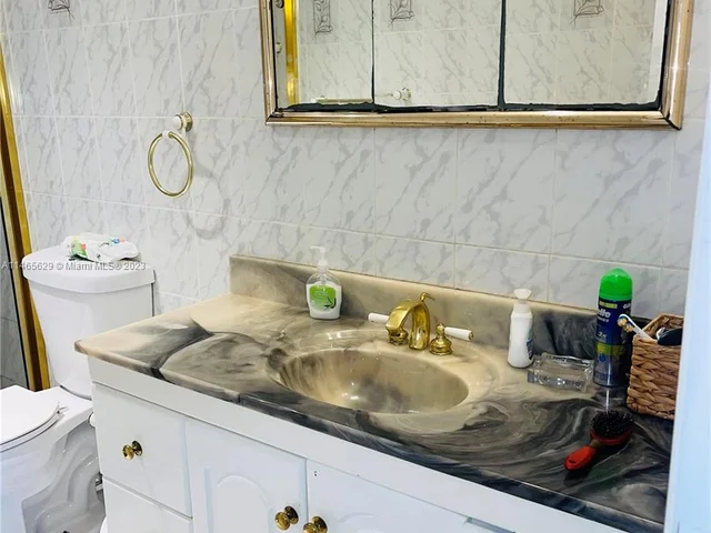 500 Bayview Dr # 1031, Sunny Isles Beach FL 33160