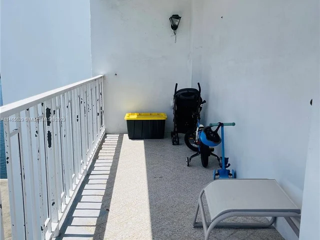 500 Bayview Dr # 1031, Sunny Isles Beach FL 33160