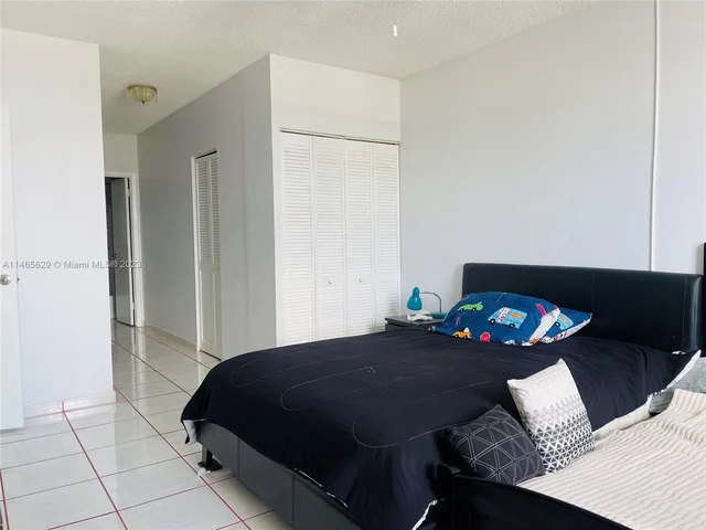 500 Bayview Dr # 1031, Sunny Isles Beach FL 33160