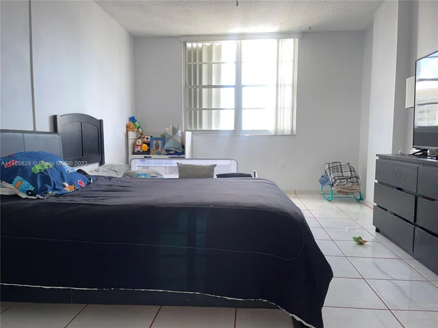 500 Bayview Dr # 1031, Sunny Isles Beach FL 33160