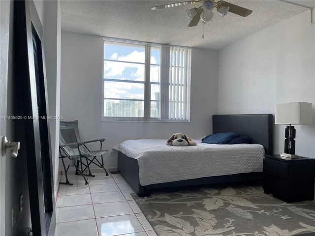 500 Bayview Dr # 1031, Sunny Isles Beach FL 33160