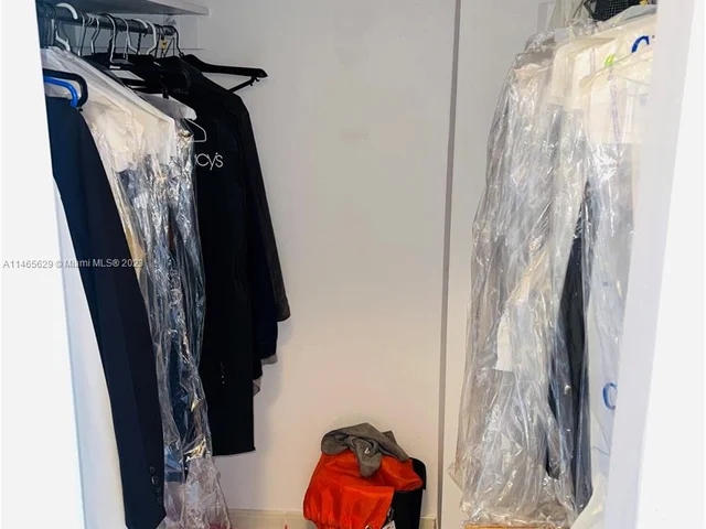 500 Bayview Dr # 1031, Sunny Isles Beach FL 33160