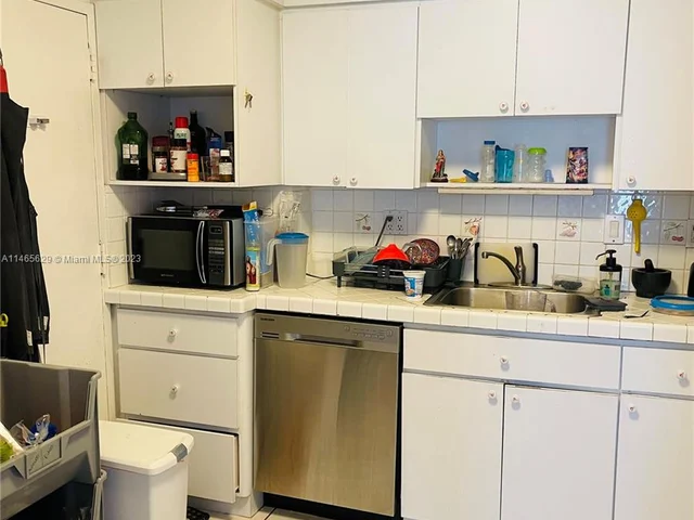 500 Bayview Dr # 1031, Sunny Isles Beach FL 33160