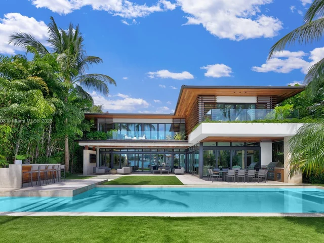 1826 W 23rd St, Miami Beach FL 33140