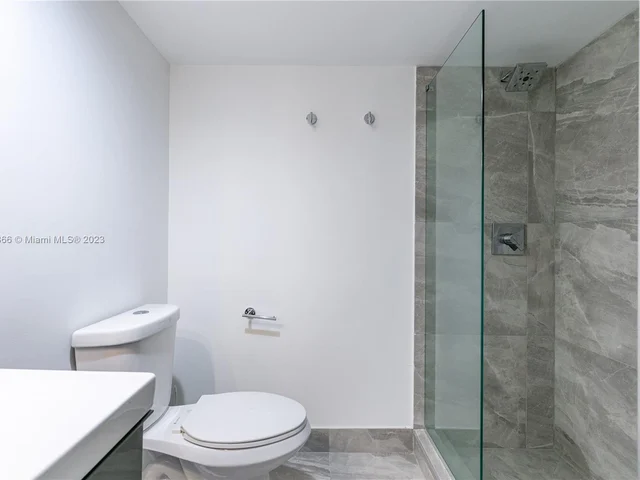 1880 S Ocean Dr, Hallandale Beach FL 33009