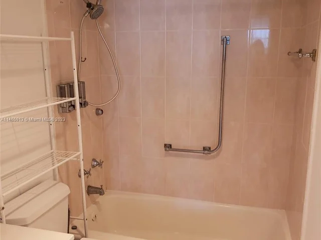 9270 W Bay Harbor Dr # 5D, Bay Harbor Islands FL 33154