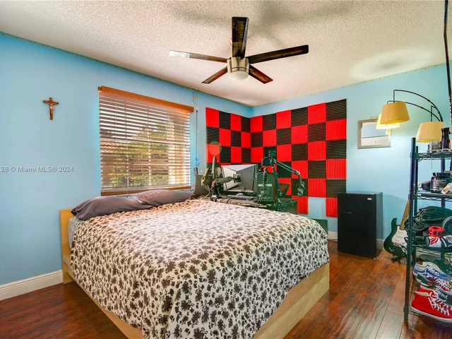 10740 Lenox Rd, Cooper City FL 33026