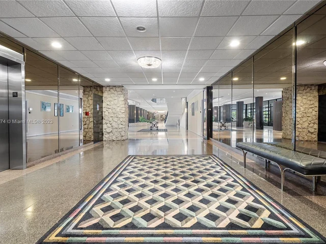 5555 Collins Ave # 15B, Miami Beach FL 33140