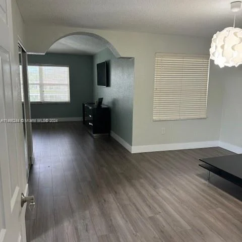 5427 NW 48th St, Coconut Creek FL 33073