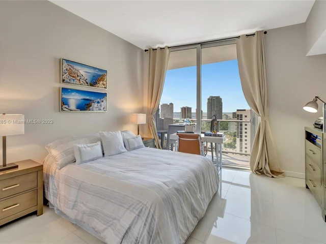 1010 SW 2nd Ave # 2101, Miami FL 33130