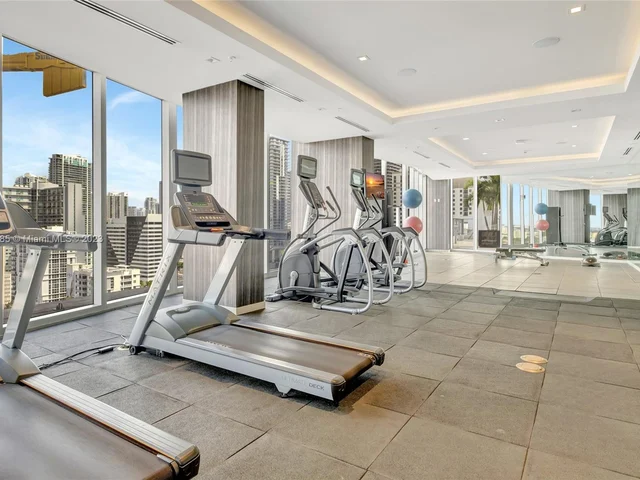 1010 SW 2nd Ave # 2101, Miami FL 33130