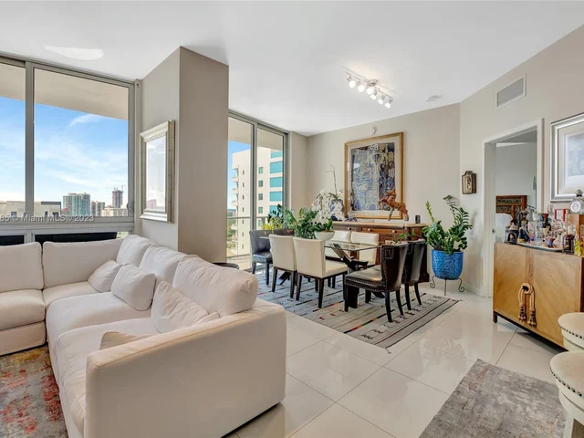 1010 SW 2nd Ave # 2101, Miami FL 33130