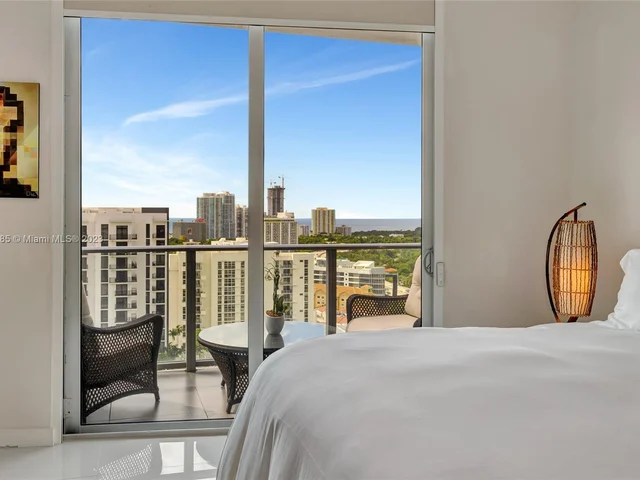 1010 SW 2nd Ave # 2101, Miami FL 33130