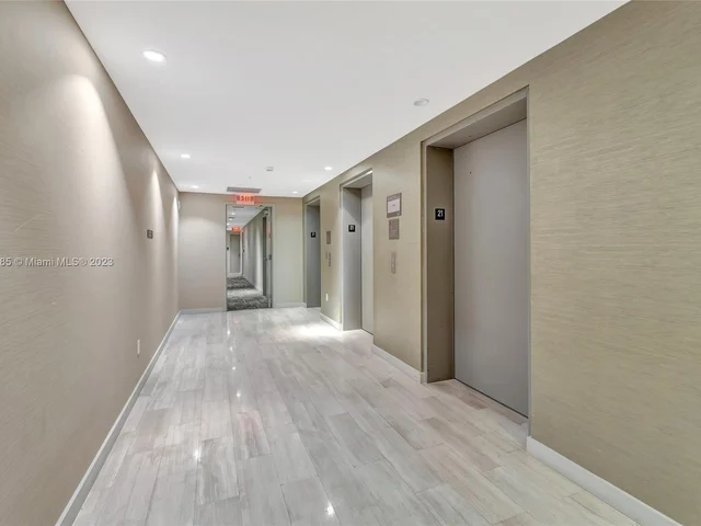 1010 SW 2nd Ave # 2101, Miami FL 33130