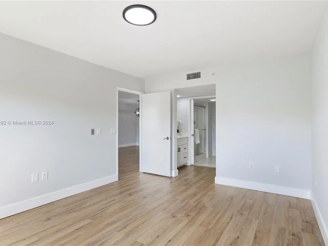 550 SW 137th Ave # 302L, Pembroke Pines FL 33027