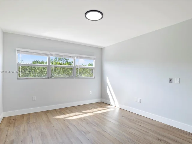 550 SW 137th Ave # 302L, Pembroke Pines FL 33027