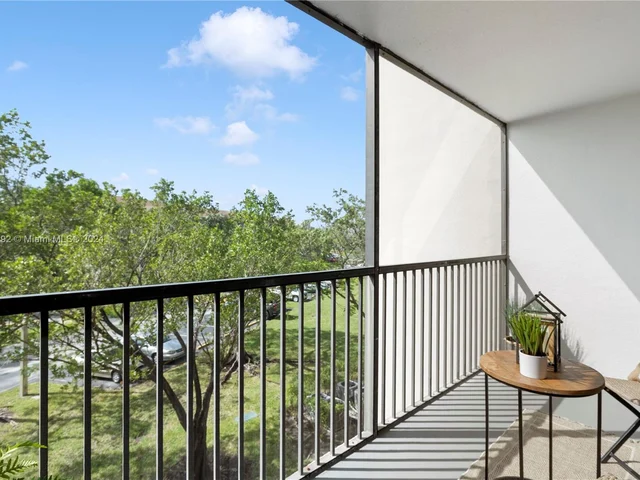 550 SW 137th Ave # 302L, Pembroke Pines FL 33027