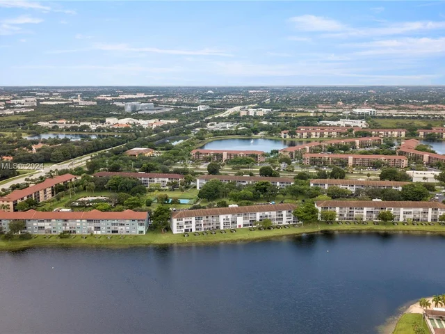 550 SW 137th Ave # 302L, Pembroke Pines FL 33027