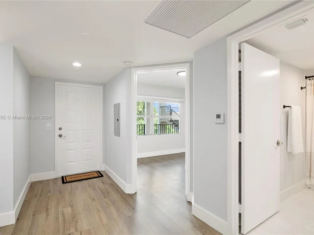 550 SW 137th Ave # 302L, Pembroke Pines FL 33027