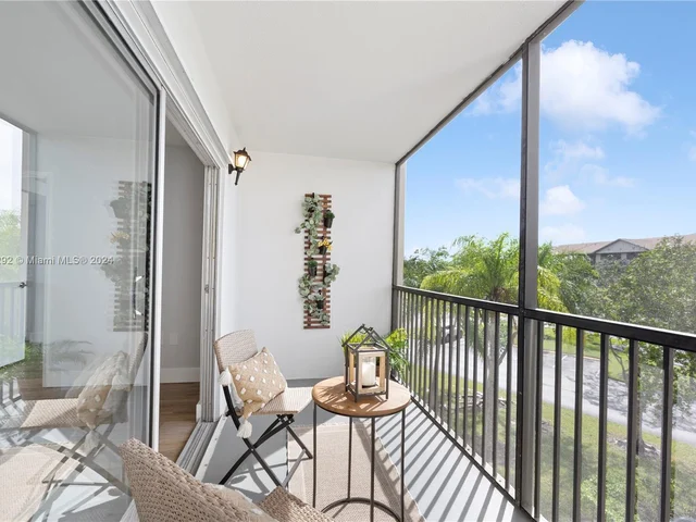 550 SW 137th Ave # 302L, Pembroke Pines FL 33027