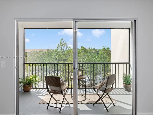 550 SW 137th Ave # 302L, Pembroke Pines FL 33027