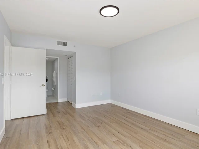 550 SW 137th Ave # 302L, Pembroke Pines FL 33027