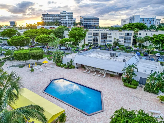 20500 W Country Club Dr # 202, Aventura FL 33180