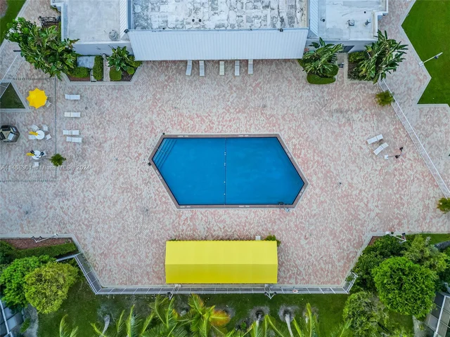 20500 W Country Club Dr # 202, Aventura FL 33180