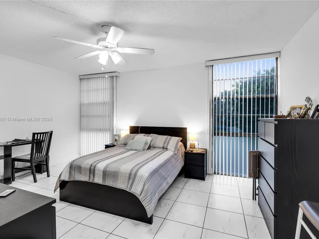 20500 W Country Club Dr # 202, Aventura FL 33180