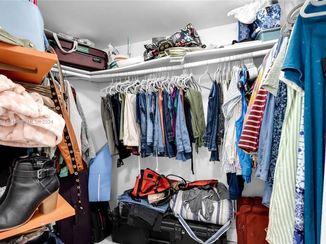 20500 W Country Club Dr # 202, Aventura FL 33180