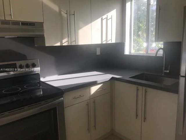 82 NW 27th St # 3, Miami FL 33127