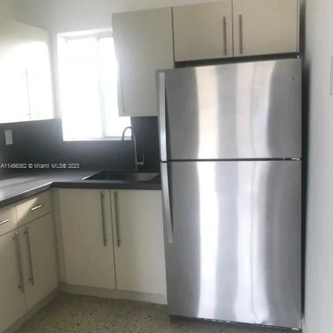 82 NW 27th St # 4, Miami FL 33127