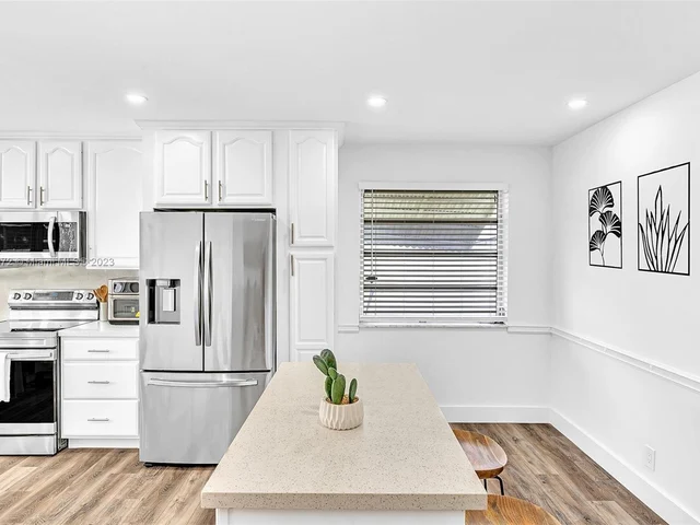 5200 Monroe St, Hollywood FL 33021