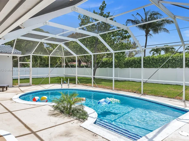 5200 Monroe St, Hollywood FL 33021