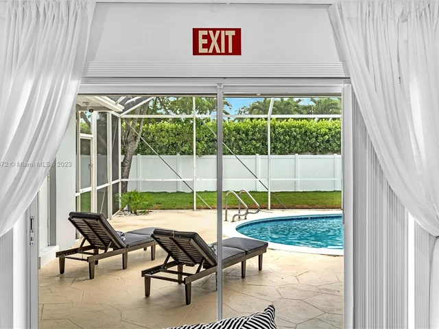 5200 Monroe St, Hollywood FL 33021